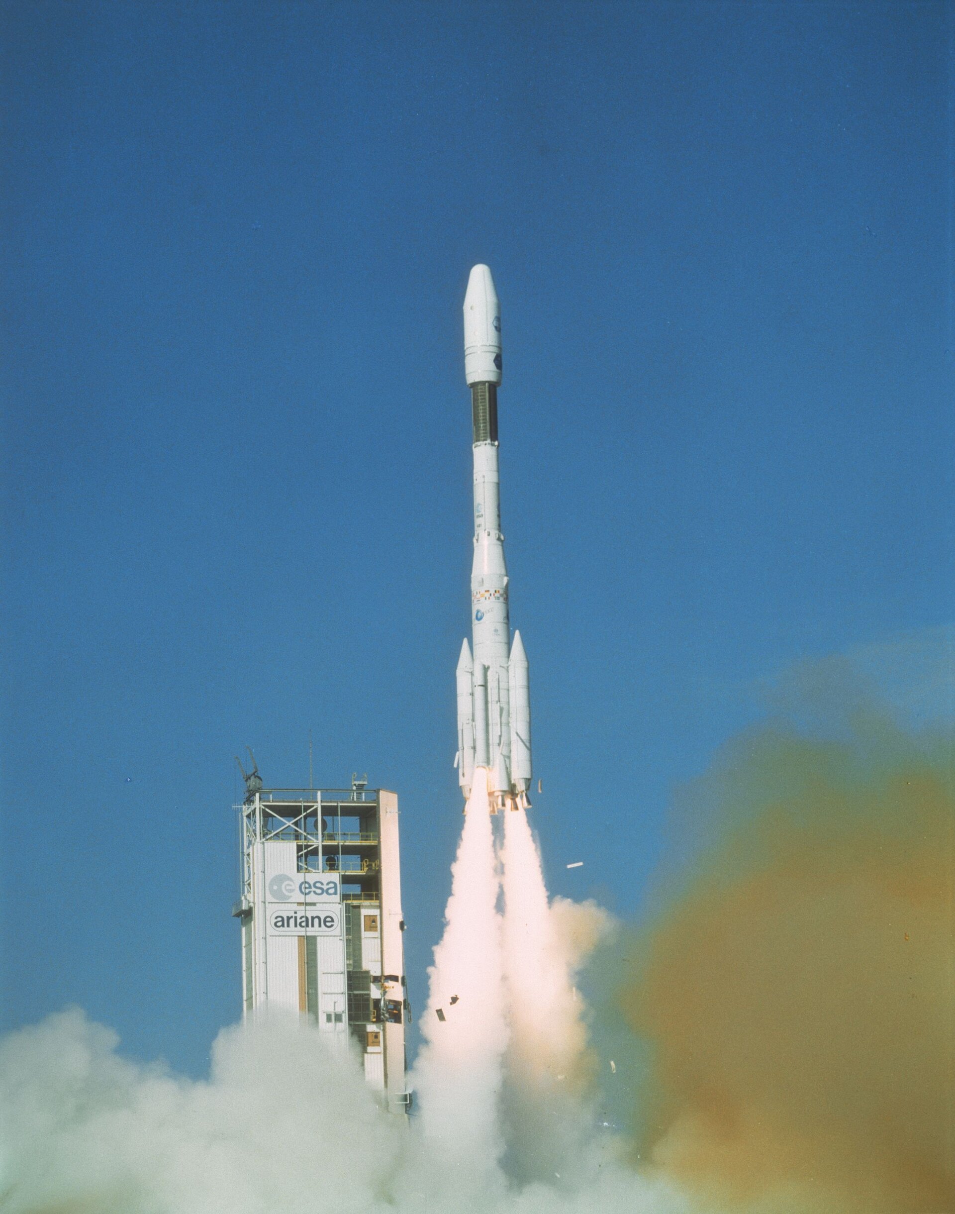 First_Ariane_4_launch_pillars